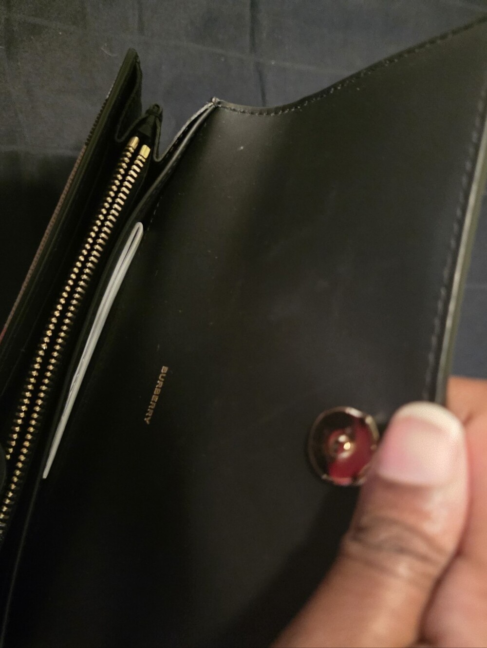 Labor Day Sale NWT- Women's Burberry Black Leather & Beige Check Wallet - Picture 3 of 16